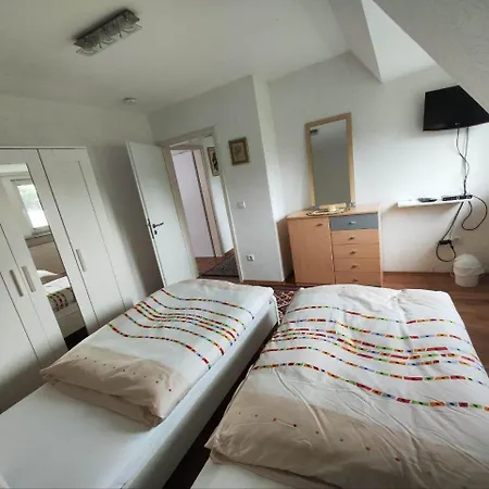 Schickes 110qm In Naehe Vw, Messe,dez Und Orangerie *