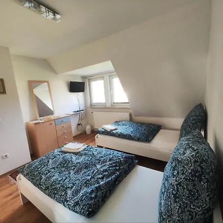 Schickes 110qm In Naehe Vw, Messe,dez Und Orangerie *