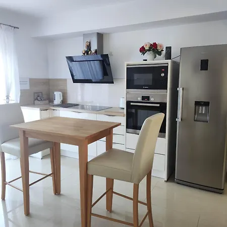Apartment Schickes 110qm In Naehe Vw, Messe,dez Und Orangerie *