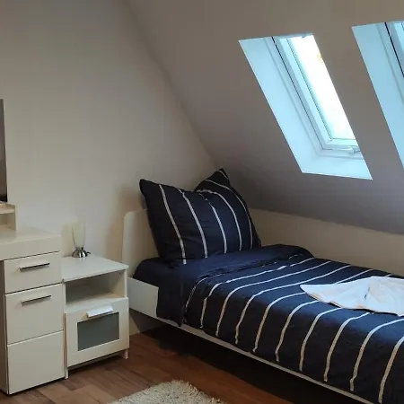 Ks 110qm In Naehe Vw, Messe,dez Und Orangerie Apartment