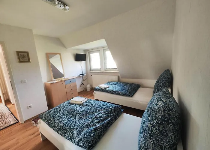 Schickes 110qm In Naehe Vw, Messe,dez Und Orangerie *