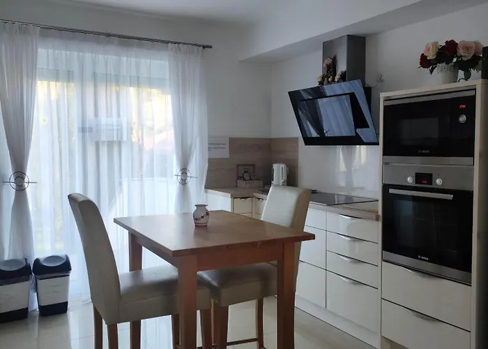 Schickes 110qm In Naehe Vw, Messe,dez Und Orangerie *